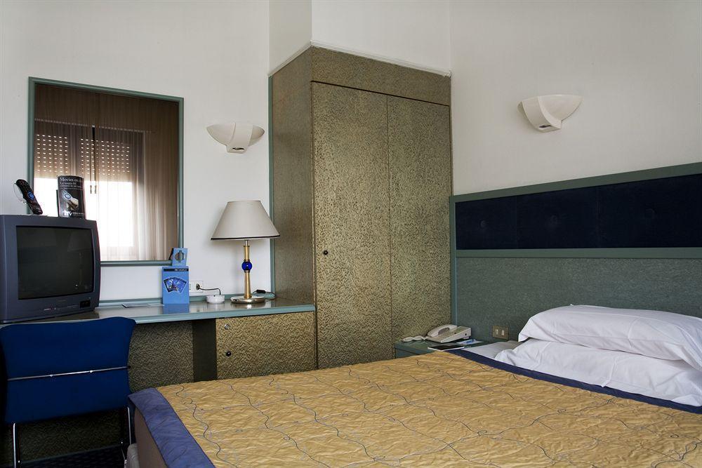 Hotel Nh Ancona Exterior foto